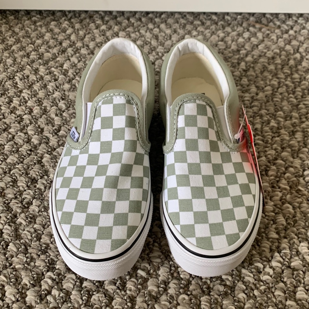 NWT boys kids vans classic slip on in sold out sage green checkerboard size 1